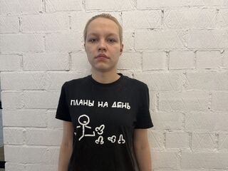 hot camwhore KirstieSchiffert