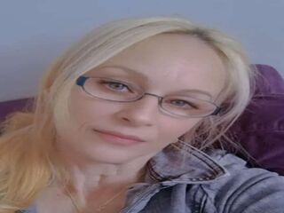 webcam babe chat room LadyAzura