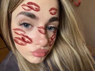 chat room live sex cam LatoyaMaccarino