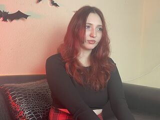 camgirl chat room LindaMarrier