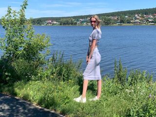 camgirl showing pussy LisaMagnusson