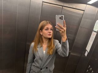 hot cam girl spreading pussy LizzieIacovino