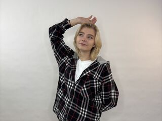 beautiful girl webcam LorieYancy