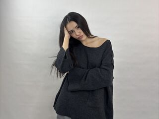 camgirl playing with vibrator LoveCusatis