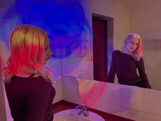 nude cam girl photo LucilleWiste