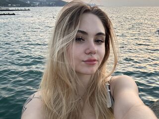 adult webcam chatroom LunaMillie