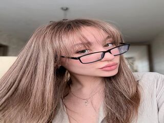 naked camgirl fingering pussy LunaTimer