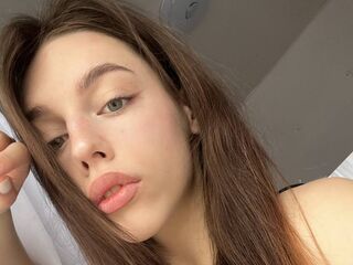 girl cam LyraMoonshadow