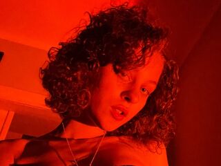 streaming live webcam MaggieBrovn
