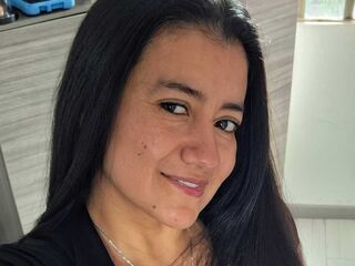 camwhore nude MariaThomp