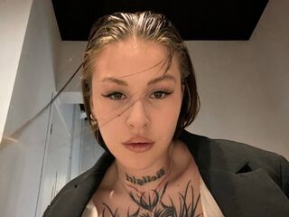 free webcam chatroom MattieScott