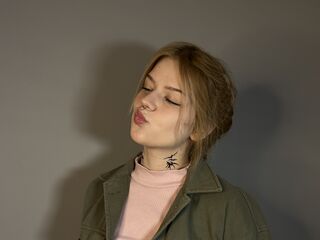 naked girl with webcam masturbating with vibrator MaxineHaines