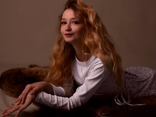 shaved pussy web cam MayLilly