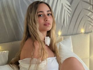 naked webcamgirl MayaSly