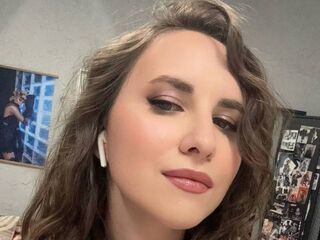 topless webcamgirl MaybelPetzel