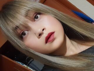cam girl showing tits MercellaMorelli