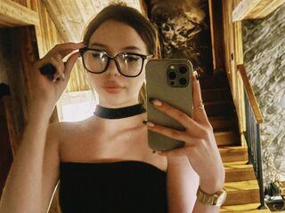 camwhore nude MiaForester