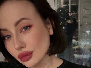 cam slut chat MiaPeaches