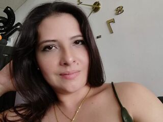 hot cam girl fingering shaved pussy MonserratDuncan