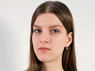 girl webcam MyrtieKatula