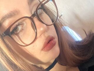 mastubating web cam girl QuennaEmbry