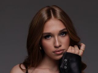 cam girl masturbating with vibrator RanaeEtherington