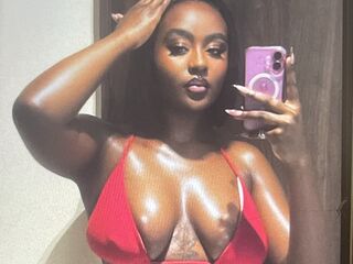 cam girl playing with dildo RemmyJade