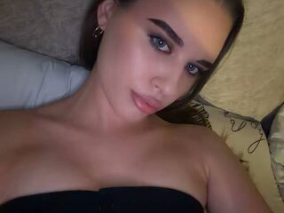 shower live cam RhiannonJumper