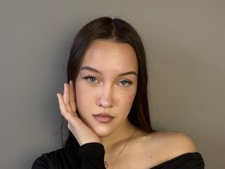 beautiful girl cam RosannShrier