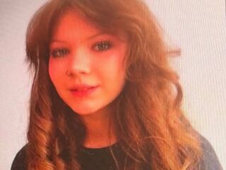 masturbating camgirl RosieWalmont