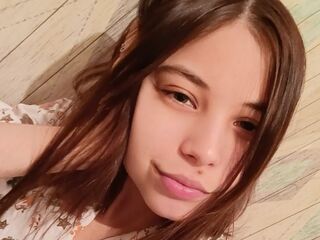 girl chatroom RowenaEllender