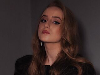 topless camgirl SavinaMinosi