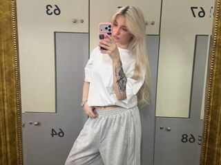 fingering girl chatroom ScarlettAndreula