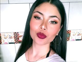 naked camgirl masturbating with vibrator ScarlettReven