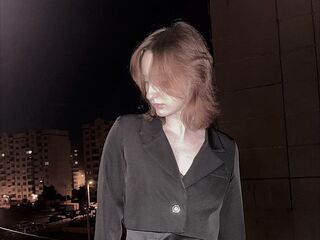 beautiful webcamgirl ShirleenWiens