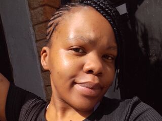 beautiful girl cam SinethembaZondi