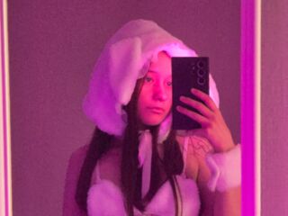 camgirl playing with sextoy SophieKuper