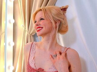 naked girl with webcam masturbating with dildo StacyValeon