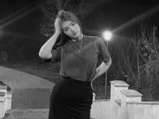 cam girl playing with vibrator StepanieCaraig