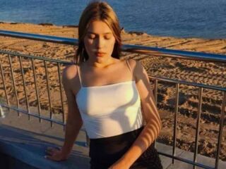 nude webcamgirl photo SuziBarringer