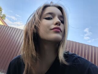 naked camgirl TayteBun