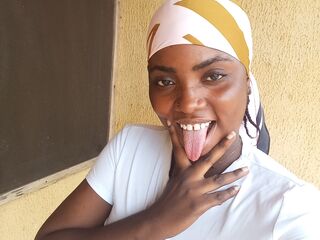 girl showing tits TinaWildy