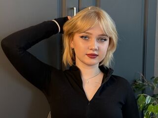 fingering webcamgirl UdelaGoodhart