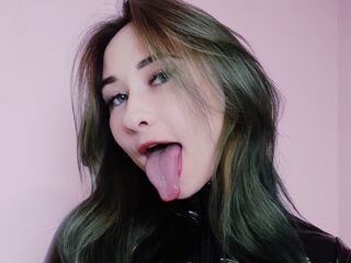 girl sex cam VikaCheers